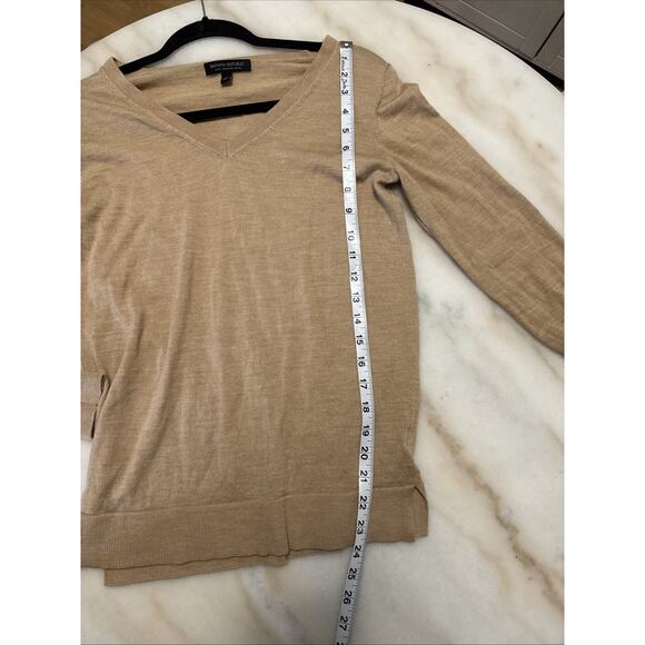 Banana Republic 100% Merino Wool V-Neck Sweater Women’s XS Beige - Picture 8 of 8